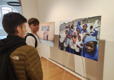60 studenti dell’IIS Genovesi – Da Vinci di Salerno in visita alla mostra "QUINDICI"